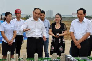 河南省委常委、洛陽(yáng)市委書記陳雪楓調(diào)研炎黃科技園